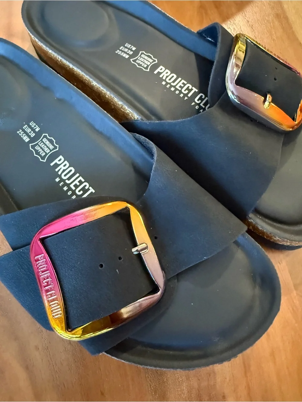 New PROJECT CLOUD Buckle Slide
Sandals in black - Picture 5 of 7
